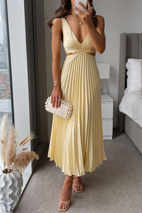 Elisse™ Cut-Out Waist Pleated Maxi Dress